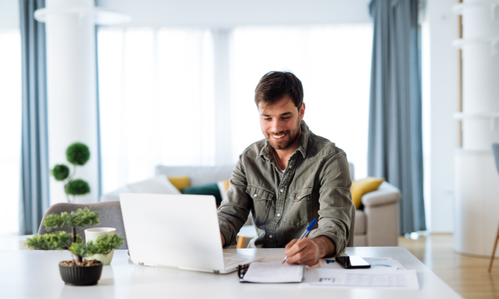 Online Courses and Traditional Education